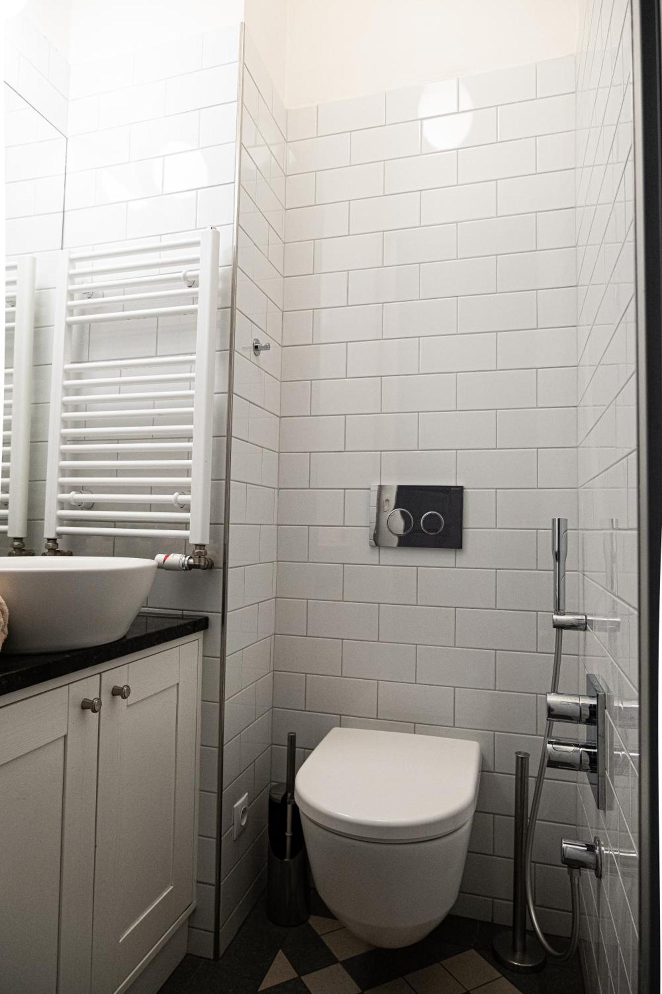 Apartment Spacious Near Castle Prag