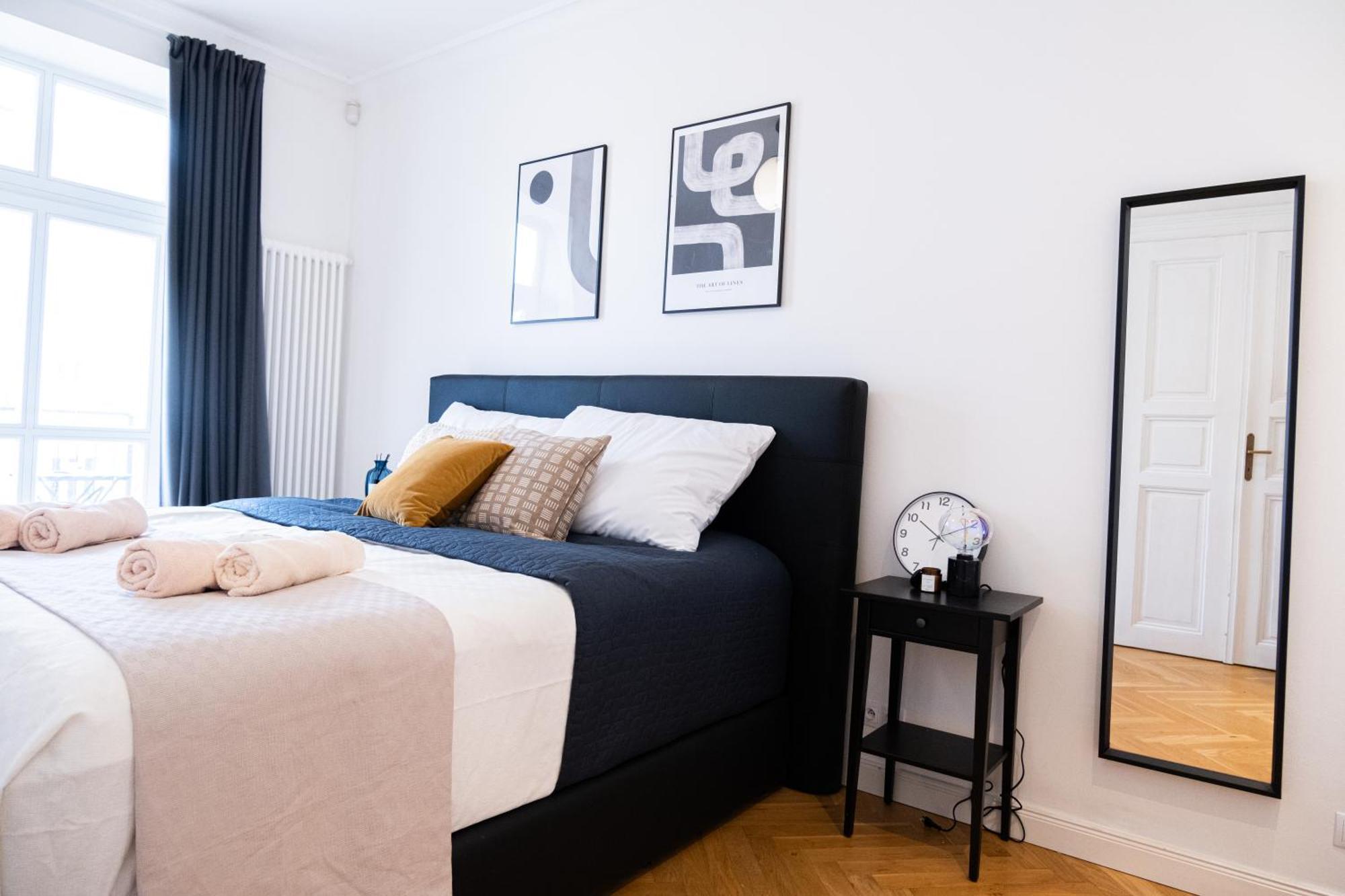 Apartment Spacious Near Castle Prag